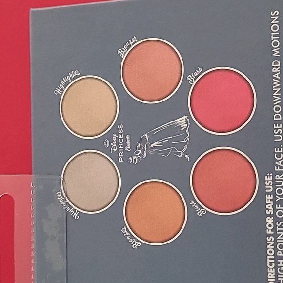 Disney Princess Cinderella Complexion Palette Bronzer Highlighter Blush 6 Shades - Picture 9 of 10